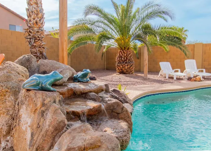 Heated Pool King Bed Firepit Work Station Holiday home Casa Grande