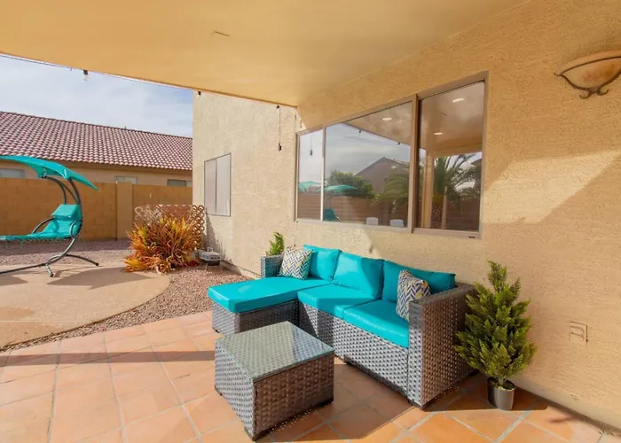 Heated Pool King Bed Firepit Work Station Holiday home *