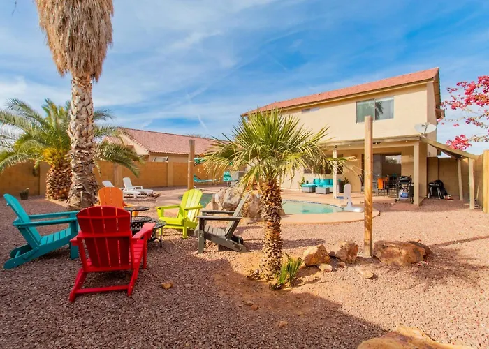 Holiday home Heated Pool King Bed Firepit Work Station