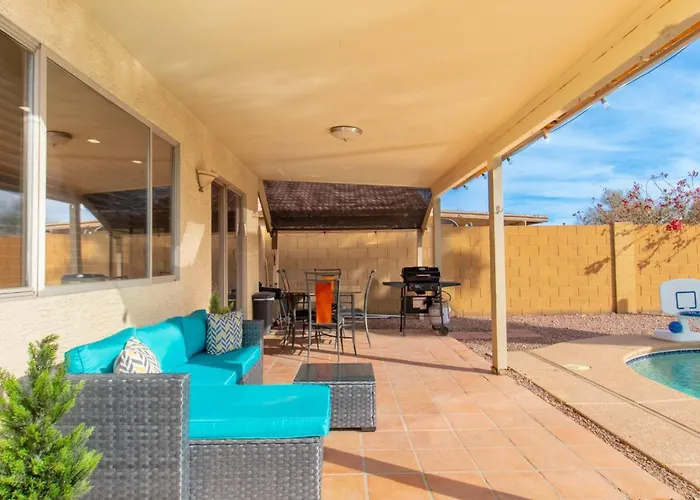 Heated Pool King Bed Firepit Work Station *
